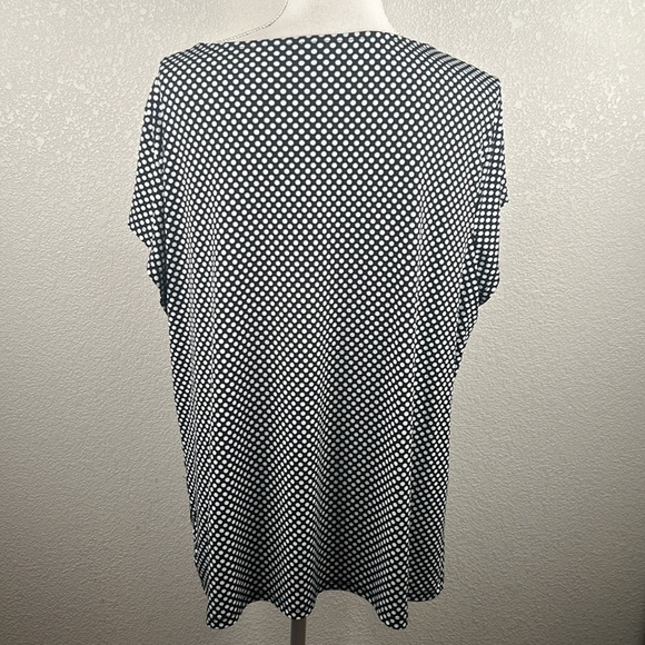 Worthington Black & White Polka Dot Short Sleeve Casual Top Size 1X - Picture 4 of 6